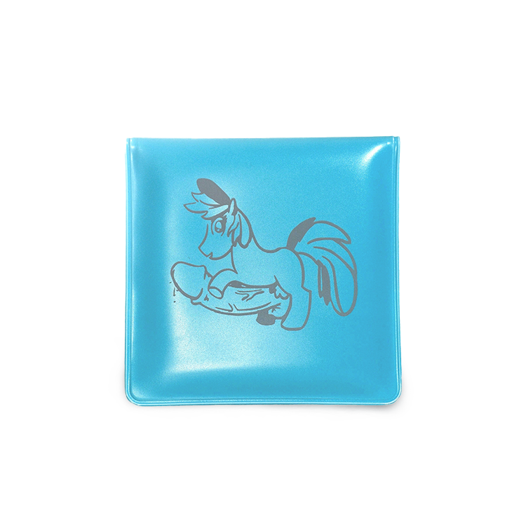 Poník s olbřímým dickem blue