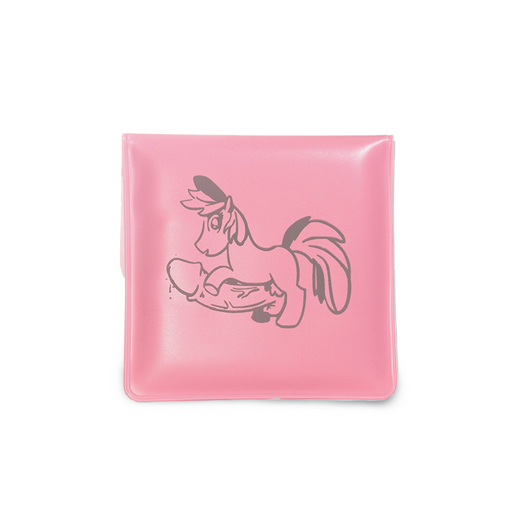 Poník s olbřímým dickem pink